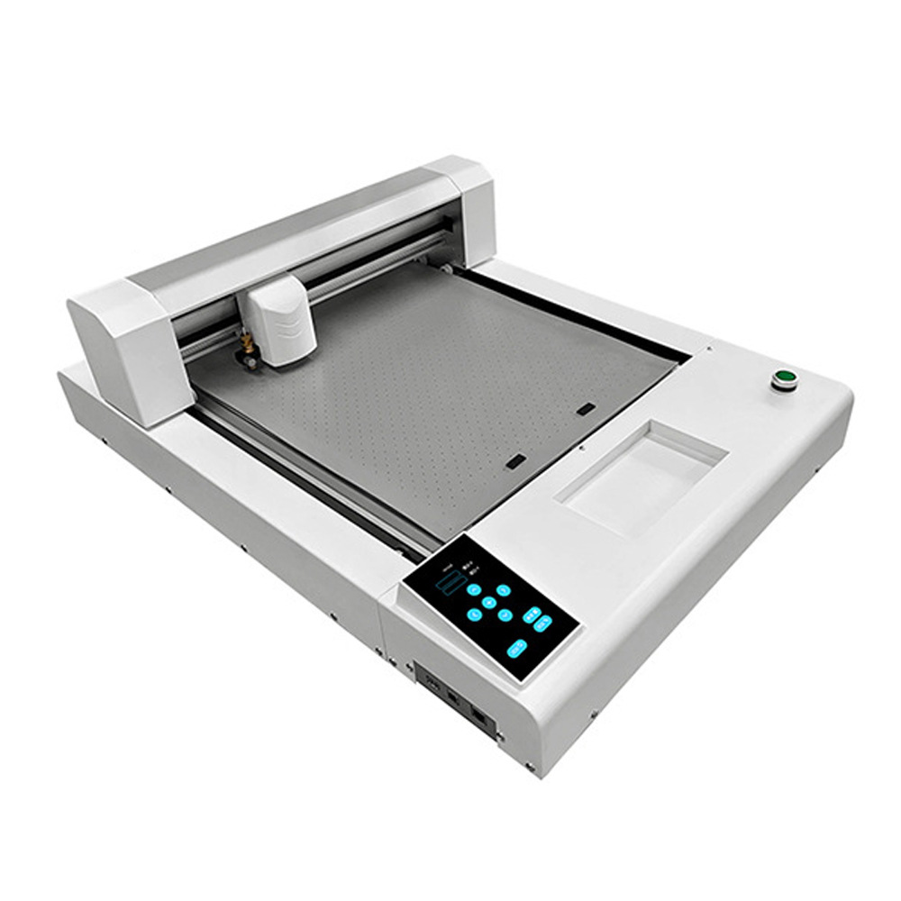 Die Cutting Machine - آلة قص البلاستيك ذاتية اللصق من